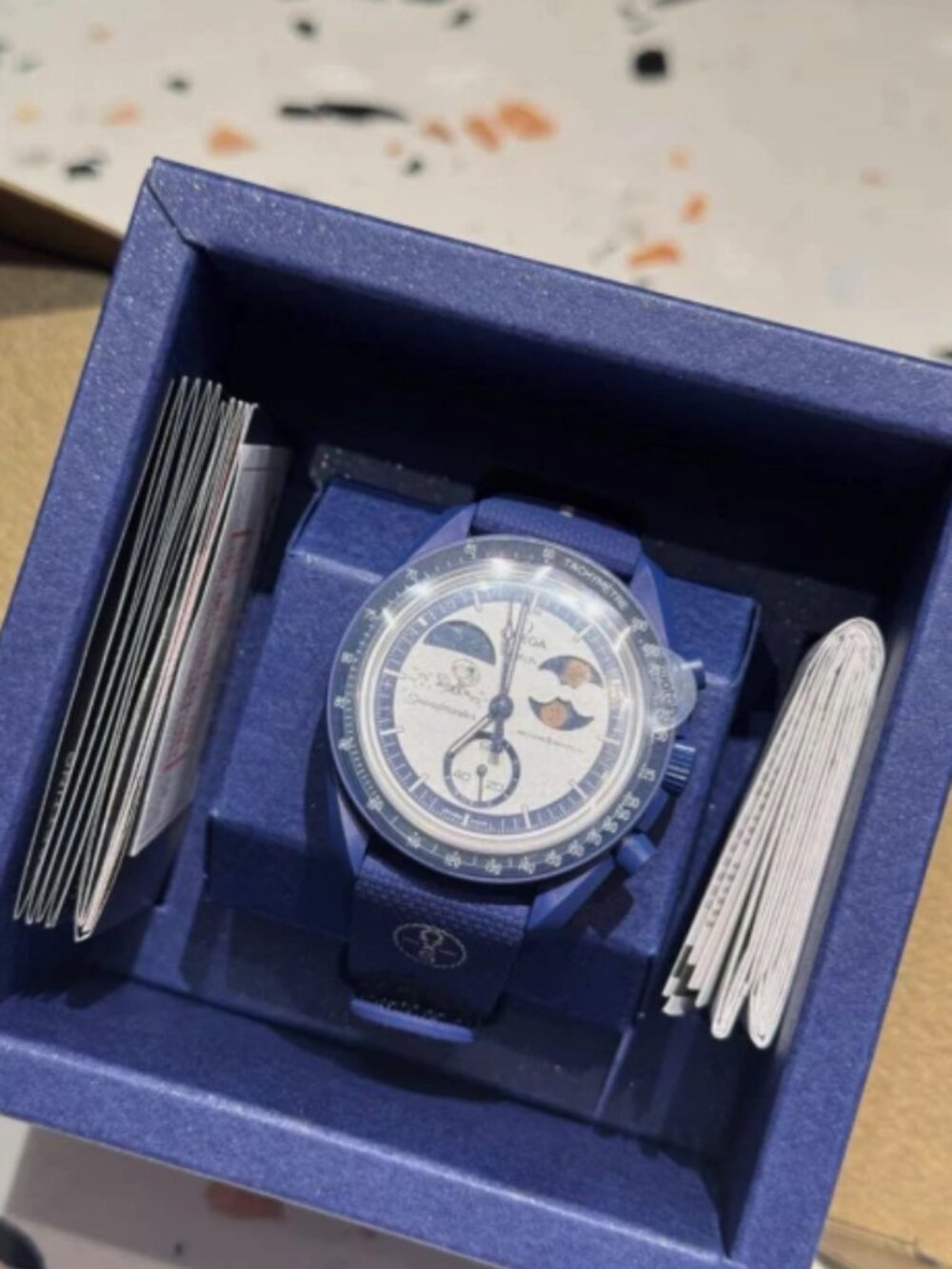 Omega x Swatch x Snoopy MISSION TO EARTHPHASE MOONSHINE GOLD SO33N701L Limited